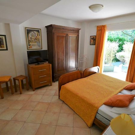 Au vallon rouge  Saint-Paul-de-Vence Extérieur photo